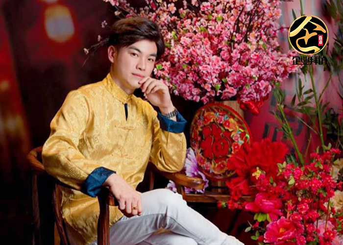 『Rawatan Dan Perubatan Cina Ee TCM 创办人 余铭泓：勿忘初心，坚持到底』