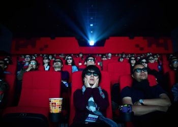 放宽接种两剂者 电影商协会盼重开影院