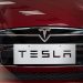 获史上最大电动车订单 Tesla市值首破万亿美元