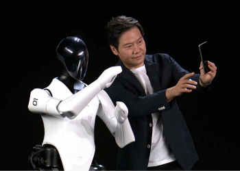 更像人的机器人！ 小米推出高情商人形机器人