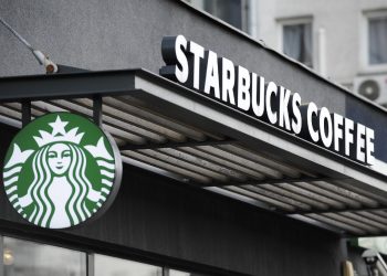 大马星巴克与云升合作 门市设电动车充电站