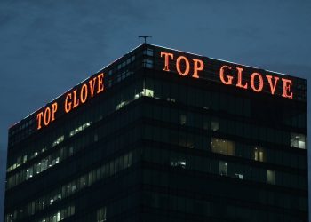 顶级手套暂停派息 保存现金应对挑战