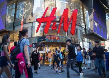 裁员风波扩大至时尚界 H&M宣布全球裁1500人！