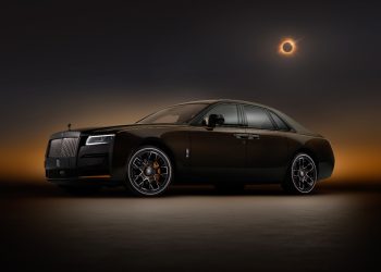 以至臻艺品诠释寰宇奇观 劳斯莱斯BLACK BADGE古思特“蚀日幻冕”专属典藏版桀骜出世