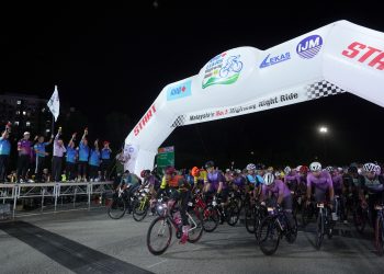 第8届兴业银行加影芙蓉大道夜间脚车赛 30国6千赛手冲刺刷新猷